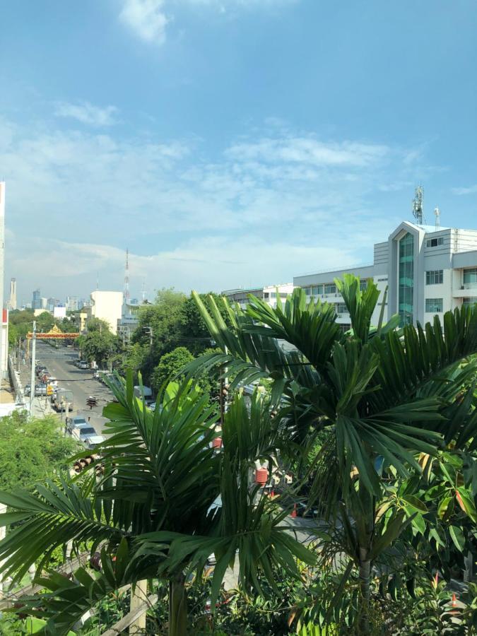 Sri Ayuttaya Guesthouse Бангкок Екстер'єр фото